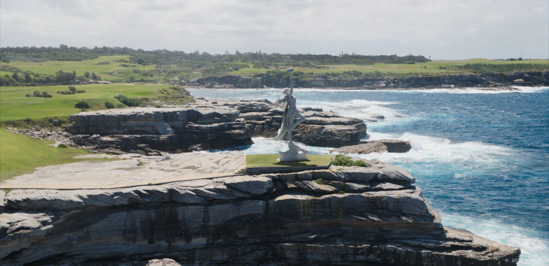 Thor: Love And Thunder statue above sea shot Raynault vfx
