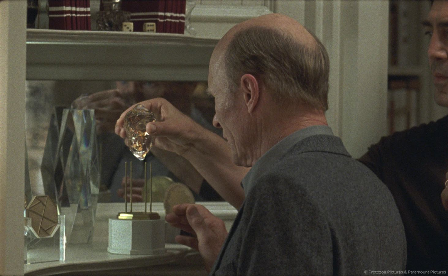 Mother! shot of the cristal diamond with movie actor from Raynault vfx
