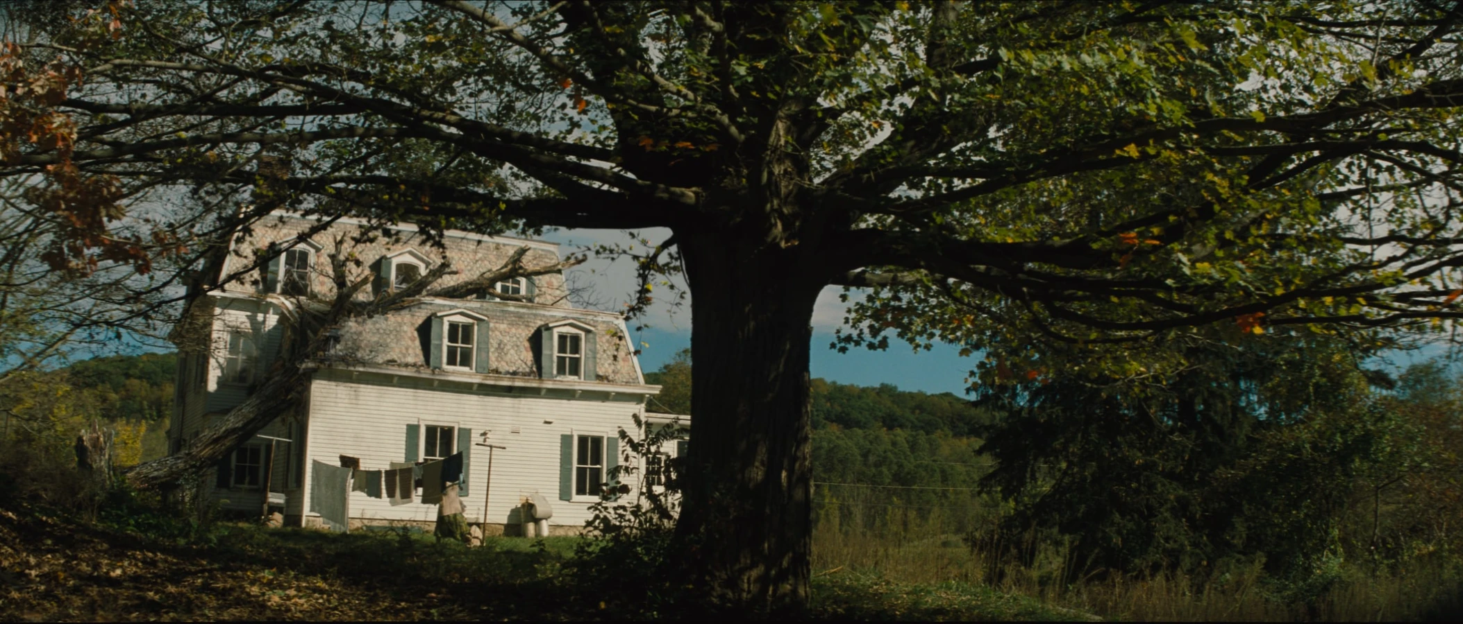 A Quiet Place house with tree in front shot from Raynault vfx
