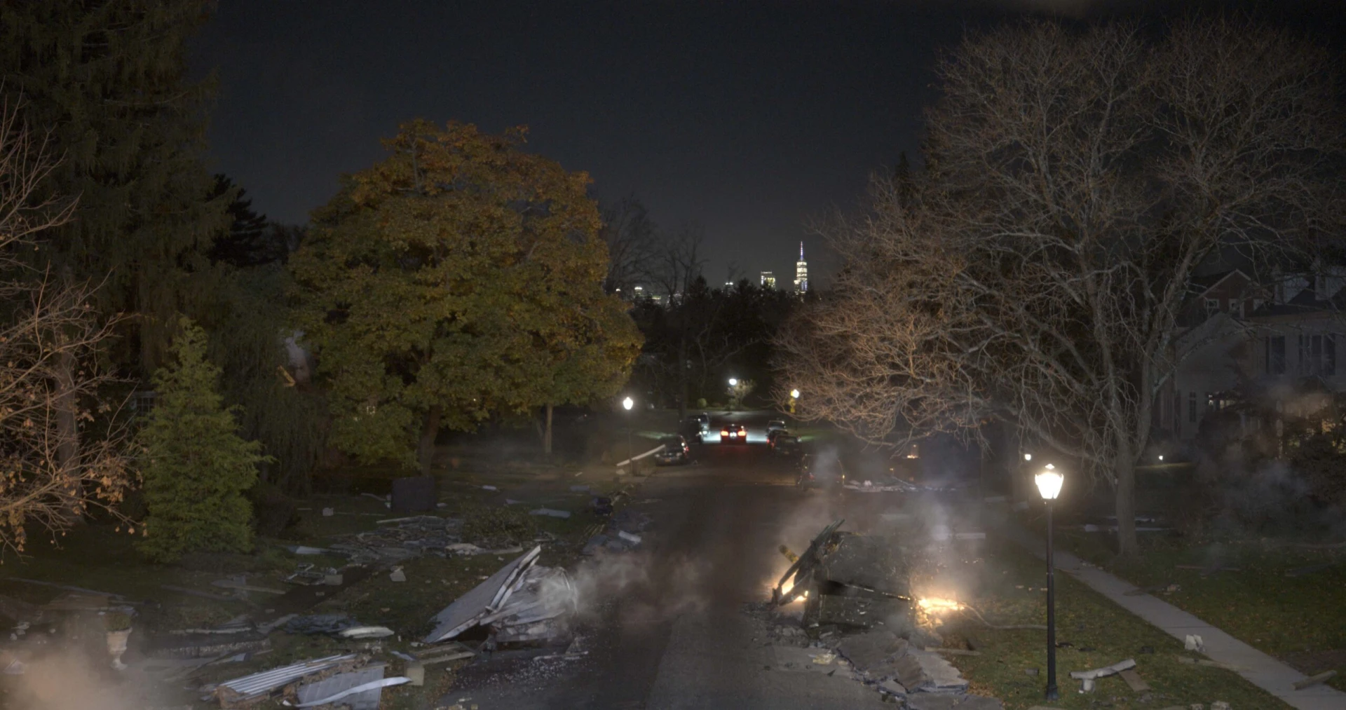 Invasion S01 damage in city on fire from Raynault vfx